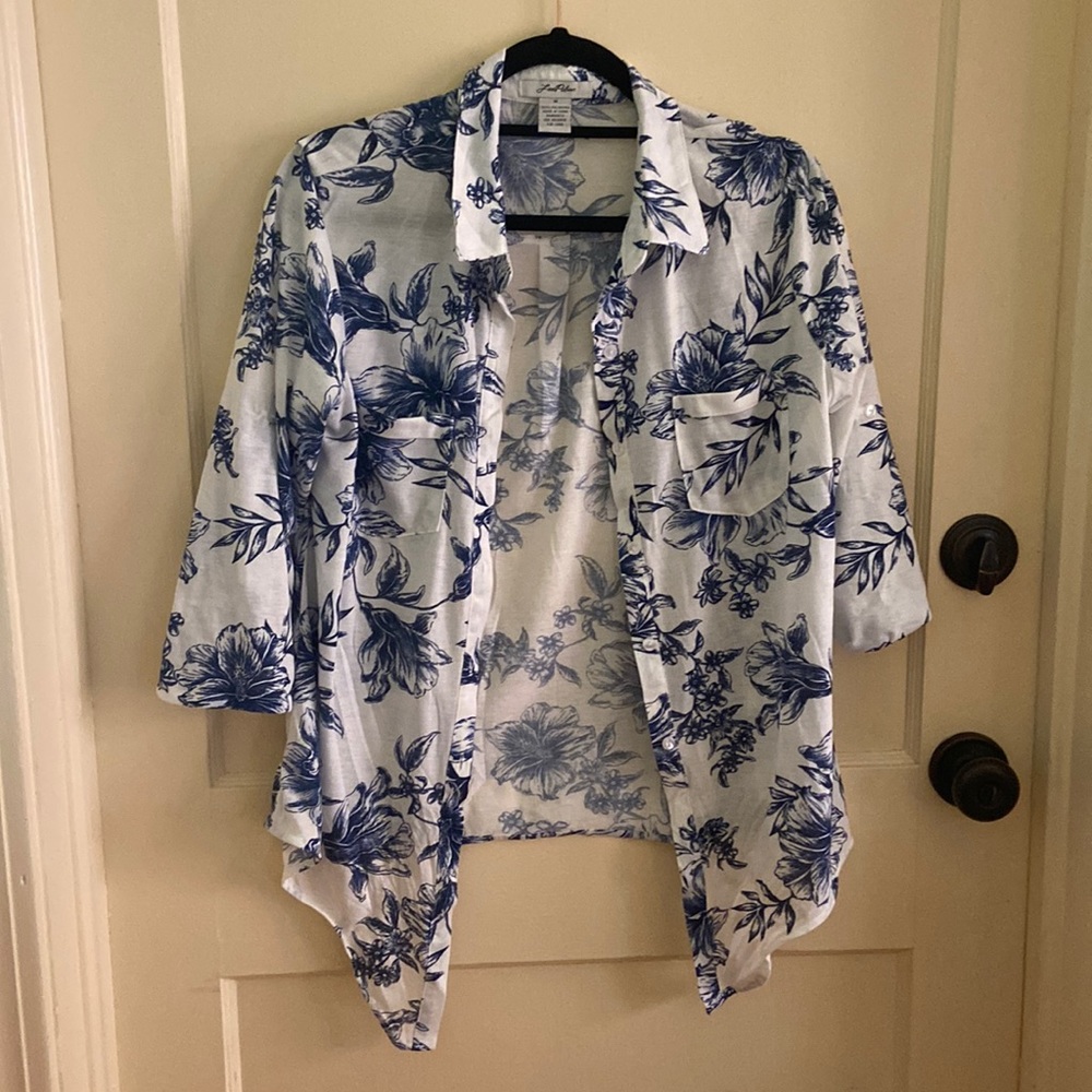 Brand new Button up